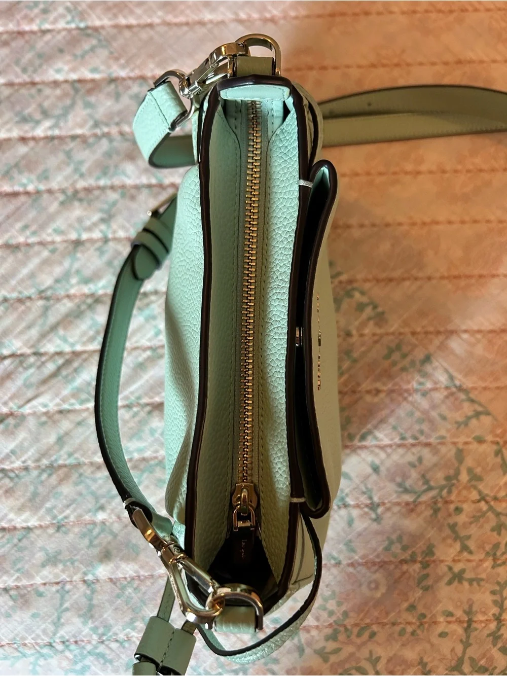 Kate Spade Dumpling Pebbled Leather Light Mint Green Crossbody Bag Purse EUC - Picture 6 of 14